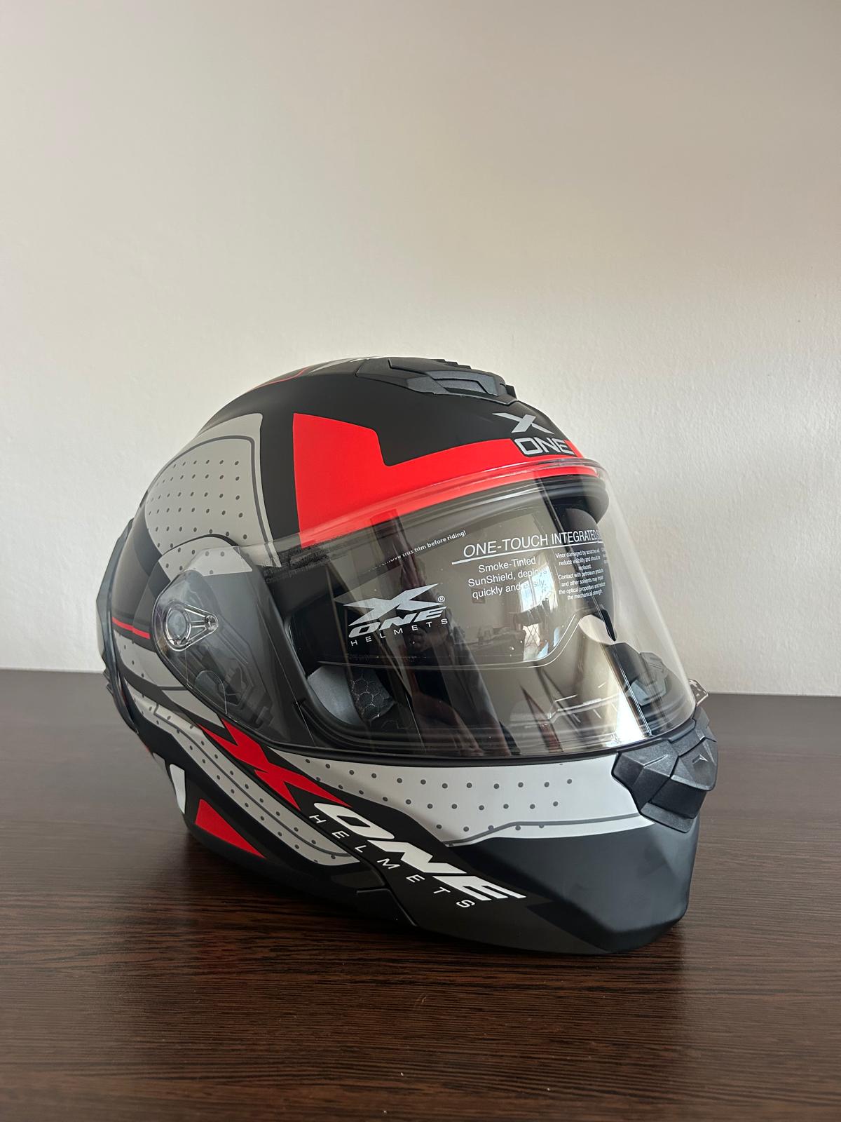 Casca moto flip-up